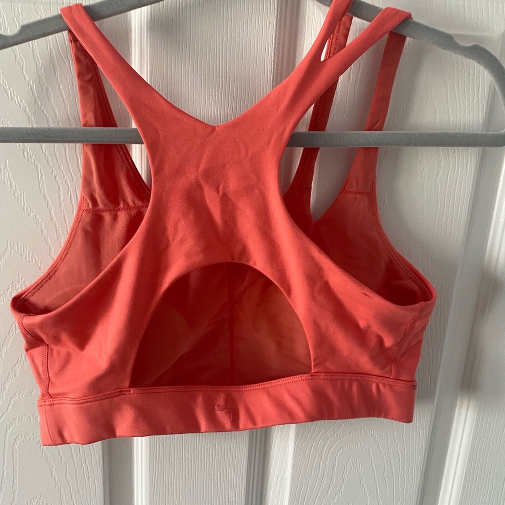 Size: M - Picture 2 of 3